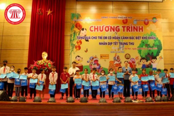 Tết trung thu trẻ em nghèo vượt khó học giỏi có được nhận quà từ Quỹ Bảo trợ trẻ em Việt Nam không? Nếu có thì tiền quà là bao nhiêu?