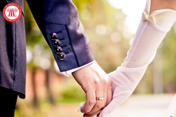 Người nước ngoài đăng ký kết hôn với nhau tại Việt Nam cần đáp ứng những điều kiện gì và đăng ký kết hôn tại cơ quan nào?