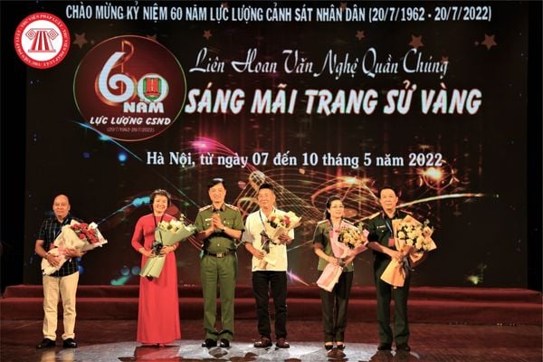 lien-hoan-van-nghe-quan-chung