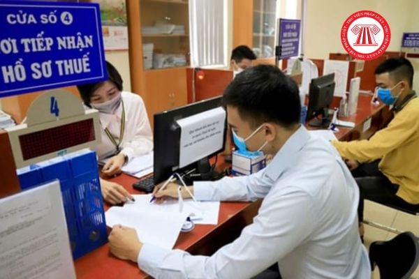 Người nộp thuế có phải cung cấp đầy đủ thông tin về giá trị đầu tư khi xác định nghĩa vụ thuế không?