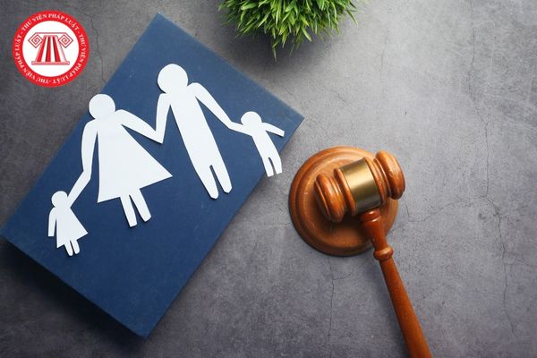 Có được giành quyền nuôi con khi vợ ngoại tình hay không? Việc phân chia tài sản sau khi ly hôn thực hiện như thế nào?