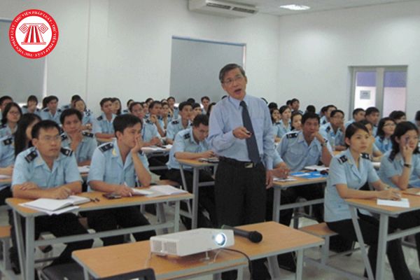 Văn phòng Trường Hải quan Việt Nam thực hiện các nhiệm vụ, quyền hạn cụ thể nào? Ai có thẩm quyền quy định biên chế của Văn phòng Trường?