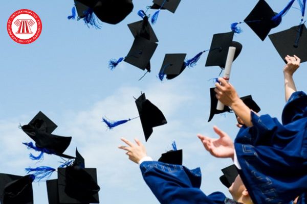 Sinh viên cao đẳng mầm non đang trong thời gian xử lý kỷ luật có được xét công nhận tốt nghiệp hay không?