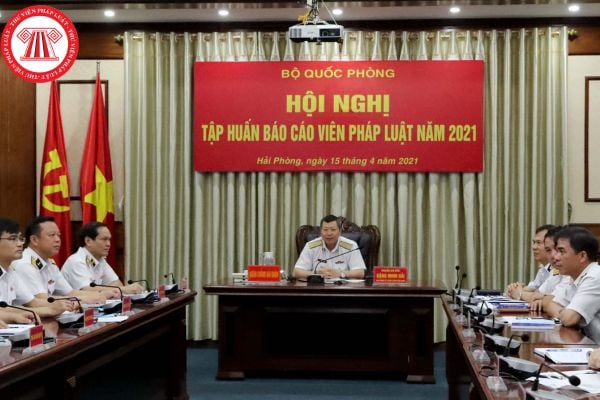 Báo cáo viên pháp luật