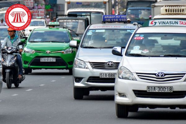 Kinh doanh vận tải hành khách bằng xe taxi cần có phù hiệu taxi hay không? 