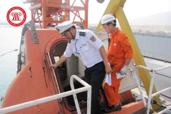 Sỹ quan kiểm tra tàu biển Việt Nam