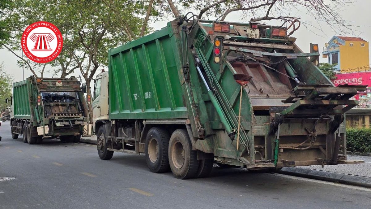 Phòng Kinh tế cấp xã có thẩm quyền đấu thầu dịch vụ thu gom, vận chuyển rác thải sinh hoạt không? 