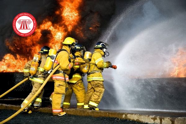 Người chỉ huy chữa cháy có quyền ra quyết định phá dỡ công trình để khống chế đám cháy hay không?