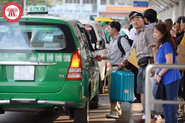 Xe taxi chở hành khách