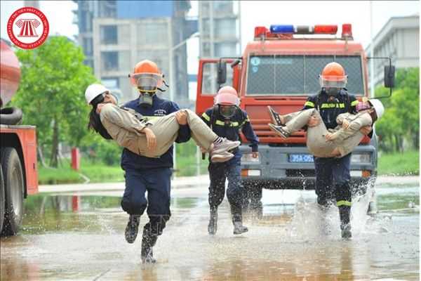 Có bắt buộc người chỉ huy cứu nạn cứu hộ phải là người có chức vụ cao nhất có mặt tại nơi xảy ra sự cố, tai nạn hay không?