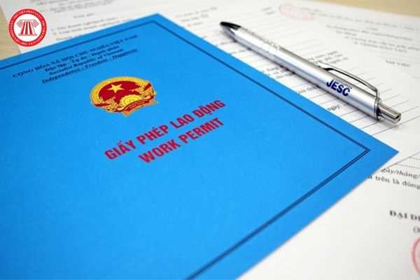 Người lao động nước ngoài làm việc tại Việt Nam bị hỏng Giấy phép lao động thì hồ sơ xin cấp lại giấy phép gồm những giấy tờ gì?