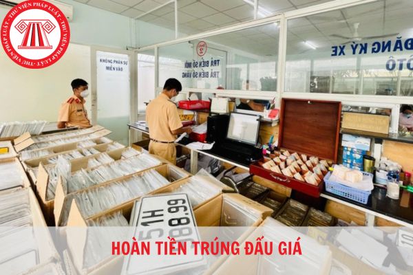 Hoàn tiền trúng đấu giá biển số xe ô tô nếu người trúng đấu giá chết?