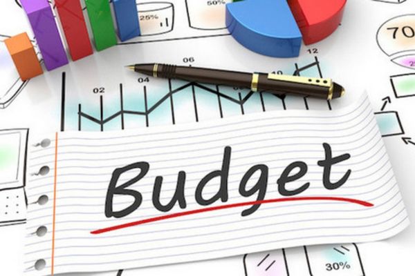 Dự toán ngân sách nhà nước năm 2023 được thông qua như thế nào?