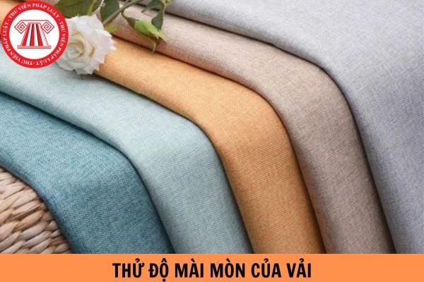 Tiêu chuẩn Việt Nam TCVN 7424-4:2004 quy định quy trình tiến hành thử độ mài mòn của vải được thực hiện như thế nào?