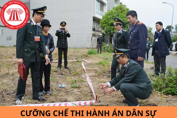 Người được thi hành án có phải chịu chi phí thông báo cưỡng chế thi hành án khi yêu cầu thi hành án dân sự không?