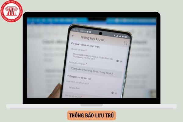 Theo Luật Cư trú năm 2020, trường hợp người đến lưu trú sau 23 giờ thì việc thông báo lưu trú được thực hiện vào thời gian nào?