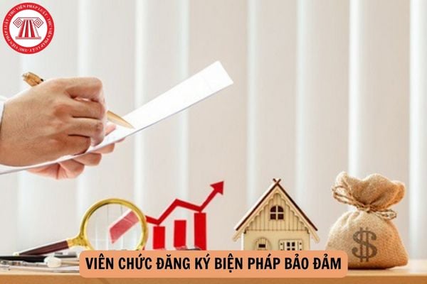 Viên chức đăng ký biện pháp bảo đảm có phải chịu trách nhiệm chính trong việc giải quyết khiếu nại về đăng ký biện pháp bảo đảm không?