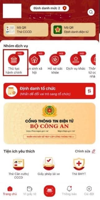 Kích hoạt và đăng nhập vào ứng dụng VNeID trên điện thoại.