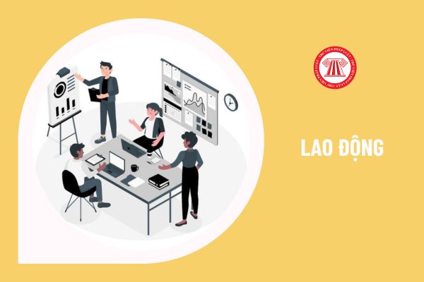 Thang lương phải được người sử dụng lao động công bố ở đâu trước khi thực hiện?