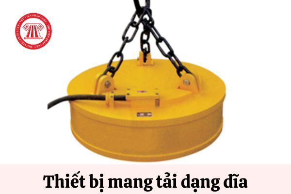 Thiết bị mang tải dạng dĩa khi không có tải phải được treo như thế nào?