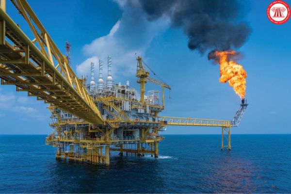 Hợp đồng chia sản phẩm dầu khí có phải là hợp đồng dầu khí không? Các nội dung chính bắt buộc phải có trong hợp đồng chia sản phẩm dầu khí?