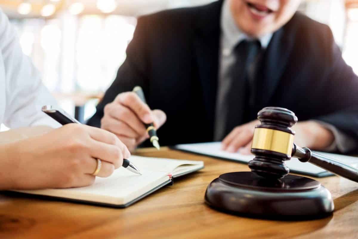 Điều kiện xem xét đăng ký lại tập sự hành nghề luật sư năm 2024