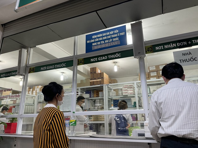 Hướng dẫn việc mua thuốc để bán lẻ tại nhà thuốc trong khuôn viên cơ sở y tế công lập