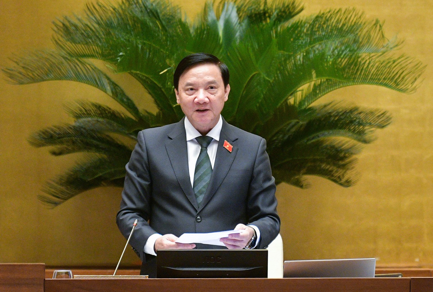 Phó Chủ tịch Quốc hội Nguyễn Khắc Định điều hành Phiên họp