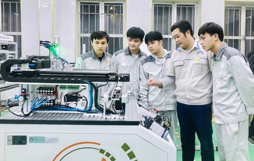 Quyết định 1002/QĐ-TTg: Đã có đề án đào tạo nguồn nhân lực phục vụ phát triển công nghệ cao