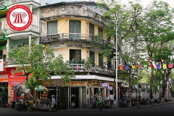 Công trình nổi đô thị: Sự phát triển vượt bậc của đô thị Sài Gòn đã thúc đẩy sự kết hợp giữa kiến trúc truyền thống và hiện đại. Các công trình nổi đô thị đẹp mắt, cầu vồng về đêm như Bitexco Financial Tower, Landmark 81 và Saigon One Tower, đã trở thành những điểm tham quan phổ biến đối với du khách và là địa điểm tuyệt vời để bắt đầu cuộc hành trình khám phá văn hóa của Sài Gòn.