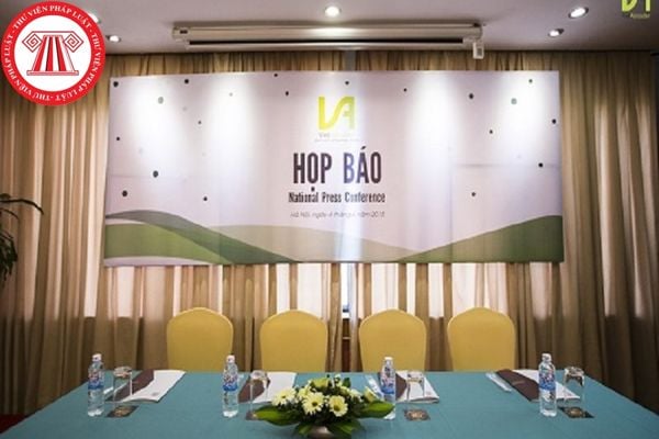 tổ chức họp báo