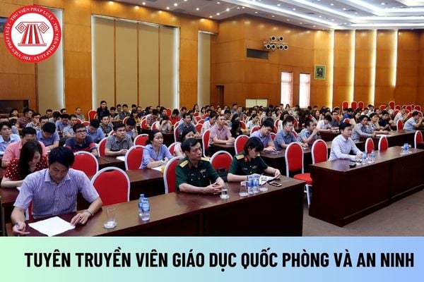 Tuyên truyền viên giáo dục quốc phòng và an ninh