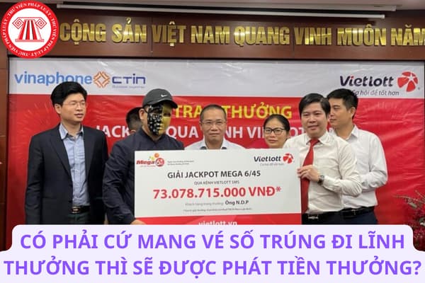 đi lĩnh thưởng trúng số