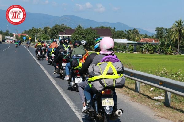 Lập nhóm đi xe máy về quê ăn tết