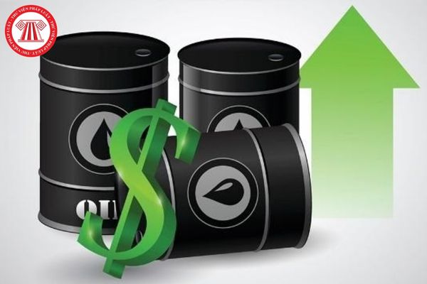 Giá xăng dầu được điều chỉnh bao nhiêu lần trong một tháng?