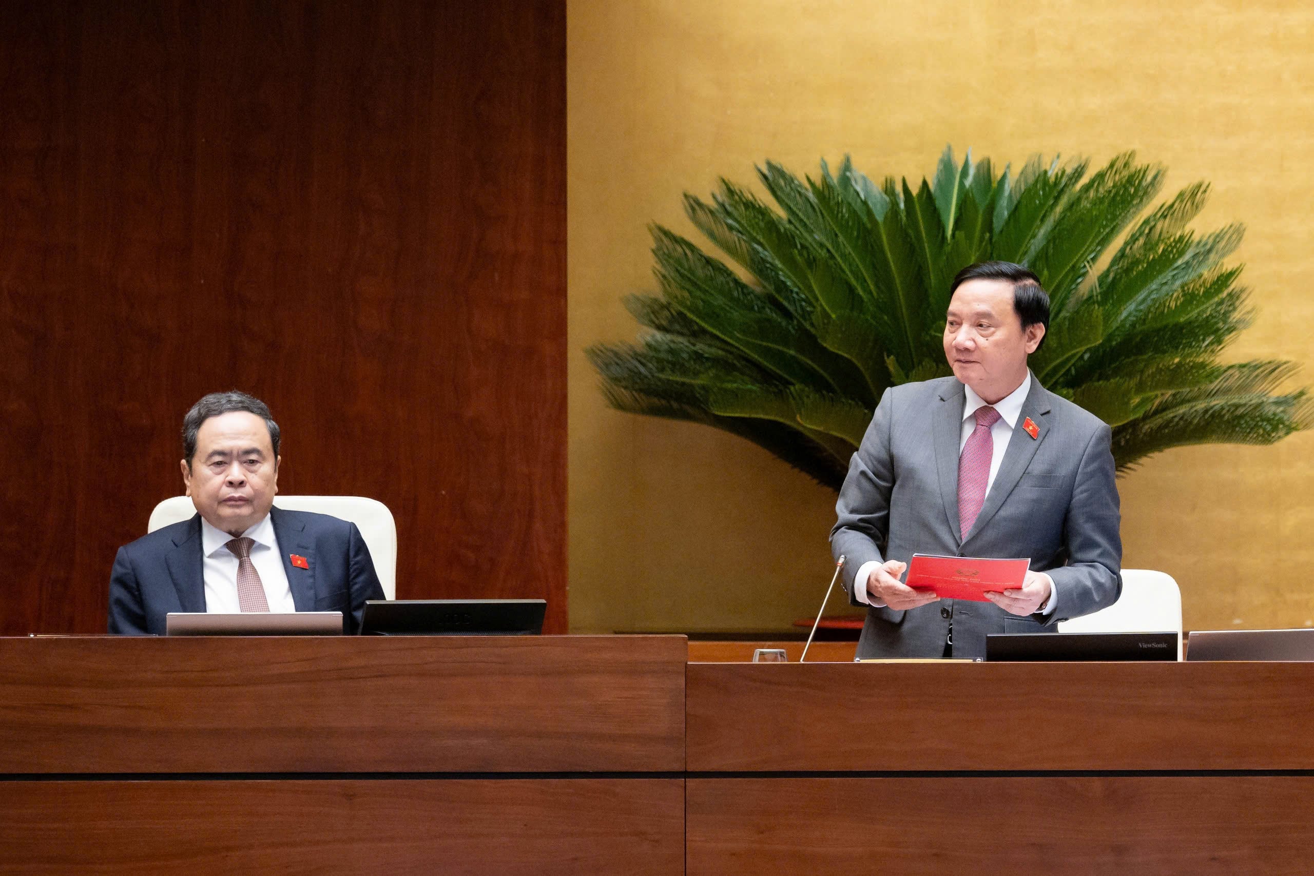 Pháp luật