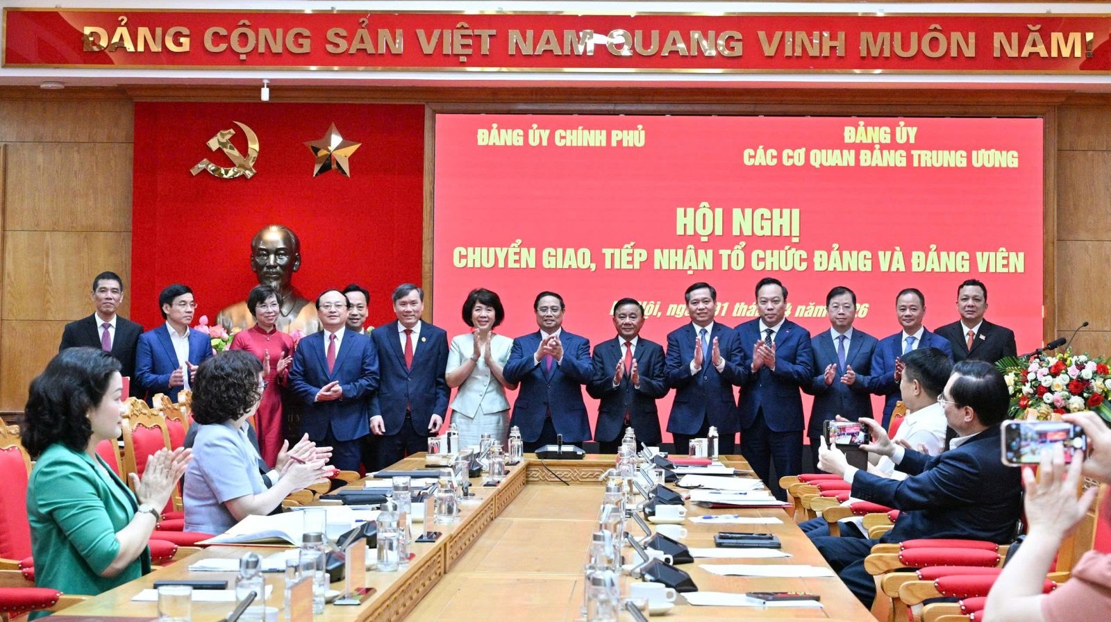 Pháp luật