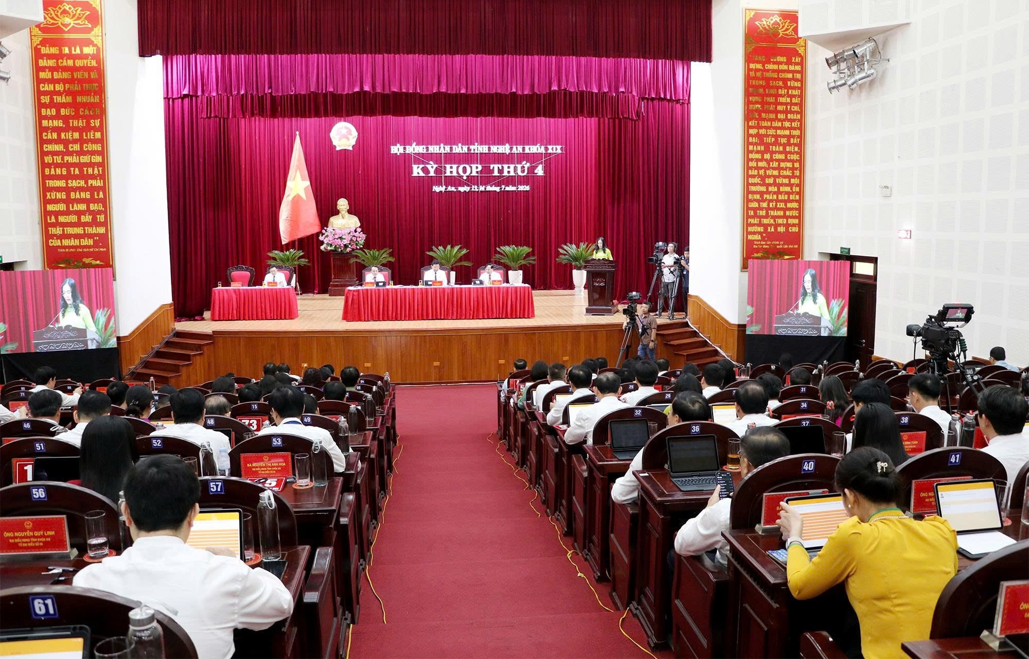 Pháp luật
