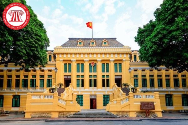 Đối tượng nào không được tham gia Hội đồng kỳ thi tuyển chọn Thẩm phán Tòa án nhân dân theo Thông tư 01?