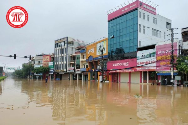 Nghỉ làm do ngập lụt, người lao động có được hưởng lương không?