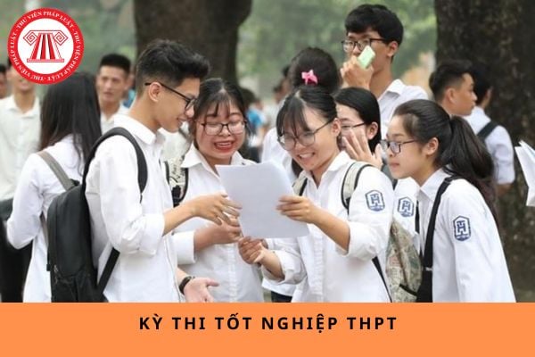 Từ năm 2025, trường hợp nào được miễn thi tất cả các môn thi trong kỳ thi tốt nghiệp THPT? Trường THPT công lập có phải nộp lệ phí môn bài không?