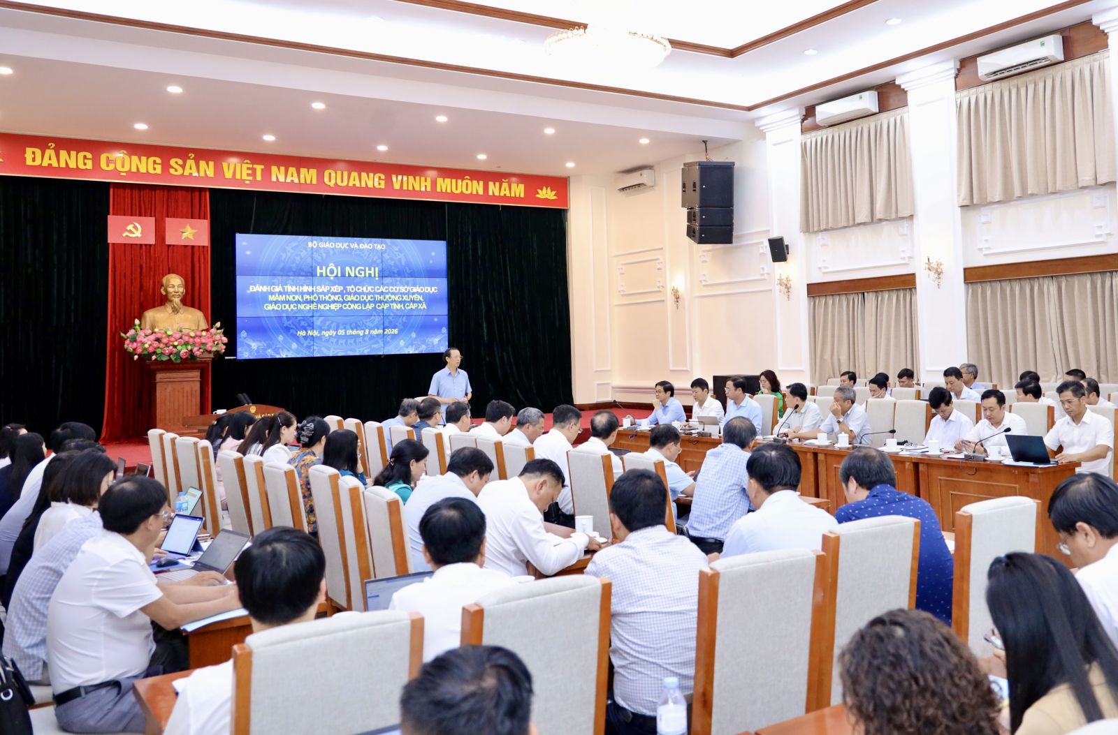 Pháp luật