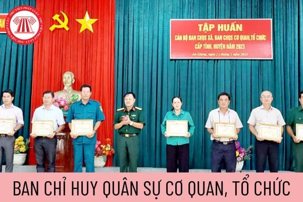 ban chỉ huy quân sự