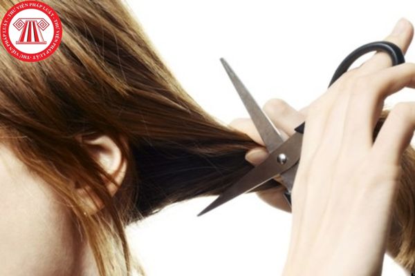 Không chỉ là vi phạm đạo đức, nhuộm tóc sai cách còn có thể đem lại những hậu quả nghiêm trọng đến sức khỏe. Hãy cẩn trọng và tìm hiểu kỹ trước khi quyết định nhuộm tóc nhé!