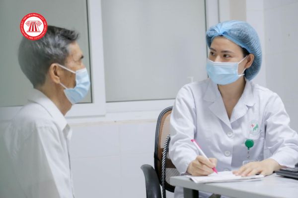 Khi sử dụng tiêu chuẩn chất lượng đối với cơ sở khám chữa bệnh do tổ chức nước ngoài tại ban hành tại Việt Nam phải bảo đảm các yêu cầu tối thiểu nào?