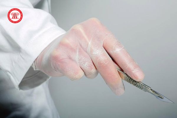 Lưỡi dao mổ đã sử dụng trong các cơ sở y tế được phân loại thu gom xử lý như thế nào?