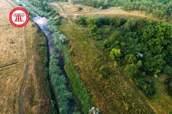 Quyết định nghỉ hưu đối với thành viên Hội đồng quản lý Quỹ phát triển đất hoạt động chuyên trách được thực hiện như thế nào?