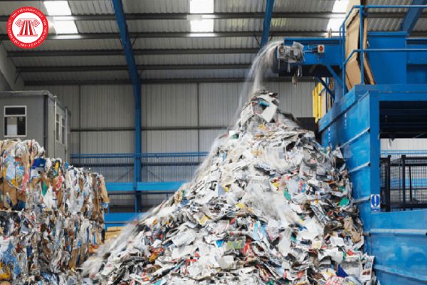 Cơ sở sản xuất phát sinh chất thải rắn công nghiệp thông thường phải tái sử dụng, tái chế làm nguyên liệu sản xuất đúng không?