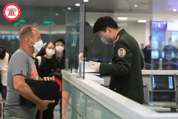 Mẫu Tờ khai đề nghị cấp giấy phép xuất nhập cảnh cho người không quốc tịch cư trú tại Việt Nam là mẫu nào?