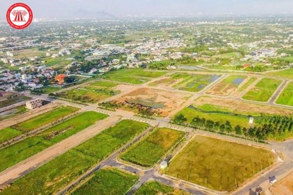 Thửa đất là gì? Người sử dụng đất chuyển dịch ranh giới thửa đất có được coi là lấn đất không? Ai xử lý hành vi lấn đất của người sử dụng đất?